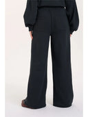 24COLOURS Wide Leg Μαύρη Φόρμα Με Ρίγα