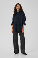 MY ESSENTIAL WARDROBE Sunna Boxy Black Shirt With Open Back